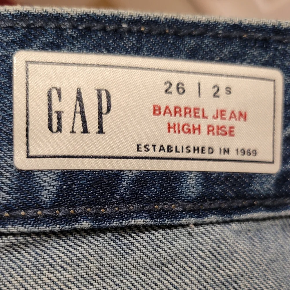 Gap Barrel Leg High Rise Jeans Size 2 Short 29W / 24